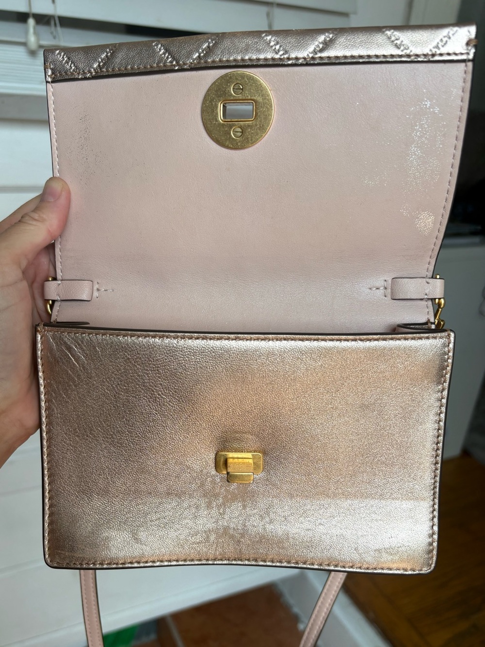 Tory Burch small Metallic Rose gold Crossbody bag with Gold-Tone Logo - used - Picture 7 of 7